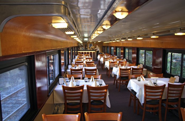 vintage train car dining in vermont